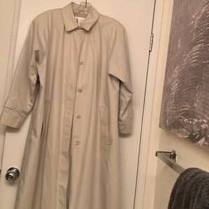 London Fog trench coat Weather Wear of Distinction vintage size 12
